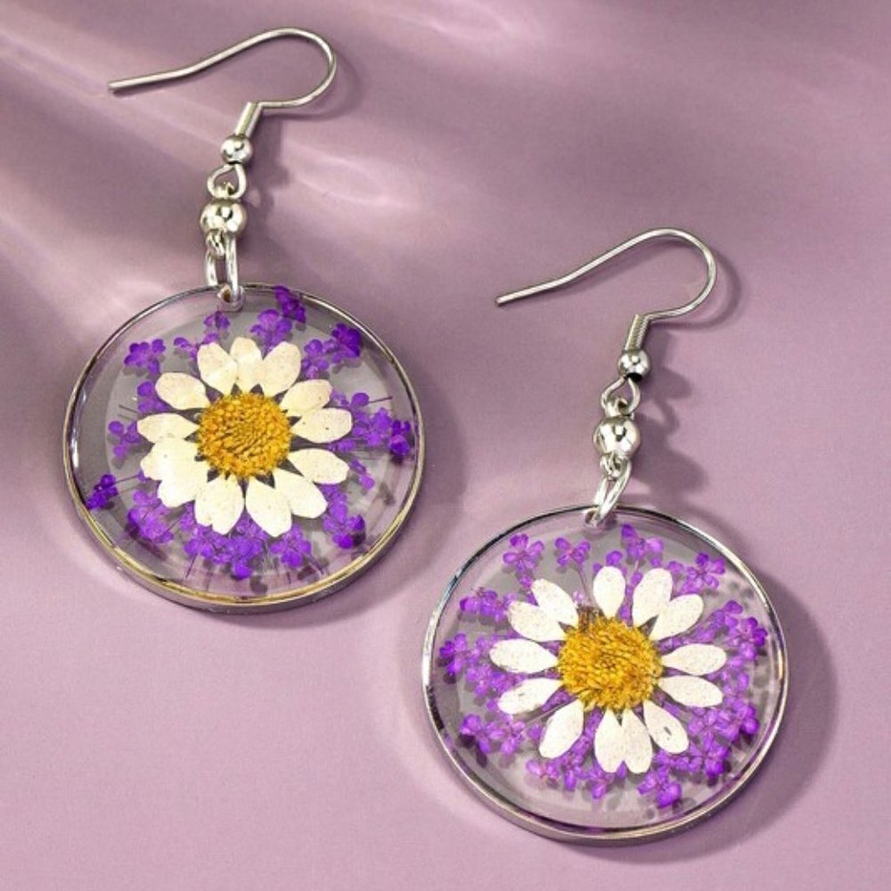 1 LEFT!! LIORA PRESSED FLOWER DROP EARRINGS